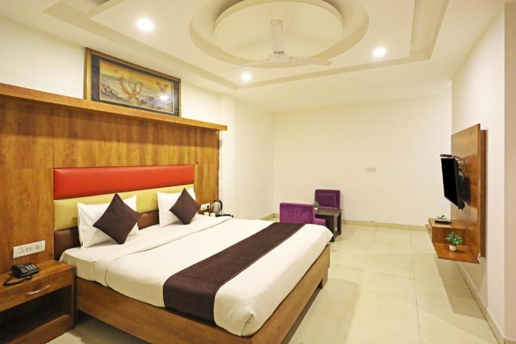 Hotel Urban Luxury New Delhi Buitenkant foto
